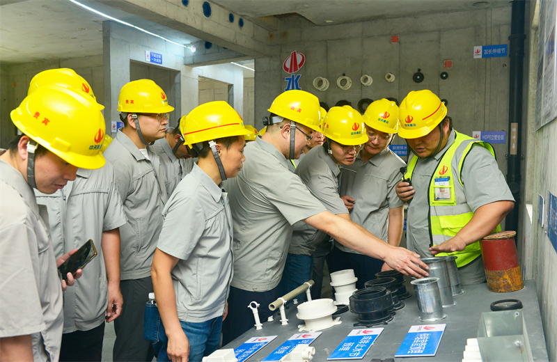 为进一步推进优质客户高效履约，提升交付品质、达成客户满意，2025年6月25日，PG建设集团在上海组织召开2025年越秀地产、华润置业客户履约推进会。